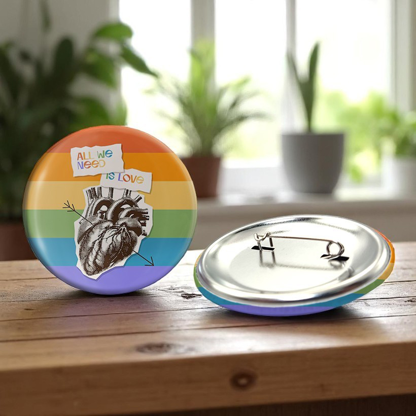 Chapa personalizada con la bandera del Orgullo